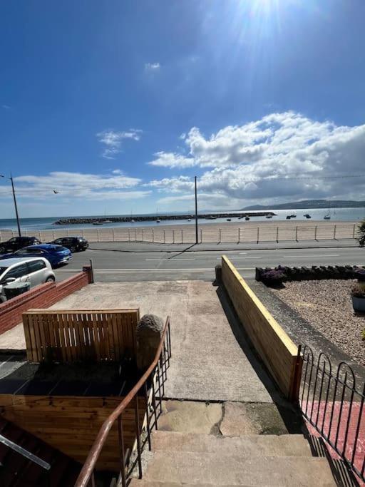 Stunning 2 Bedroom Ground Floor Sea View Apartment Rhôs-on-Sea 외부 사진