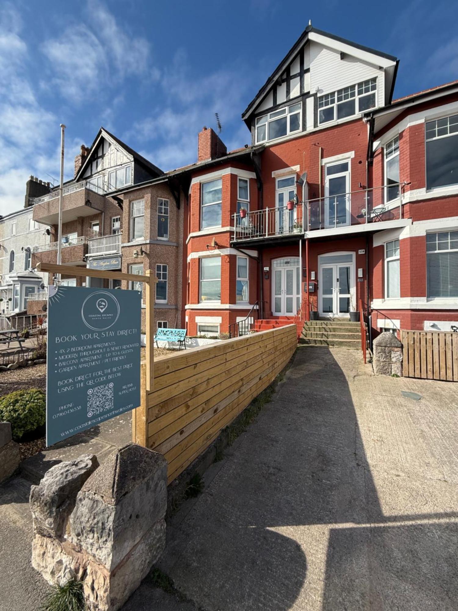 Stunning 2 Bedroom Ground Floor Sea View Apartment Rhôs-on-Sea 외부 사진